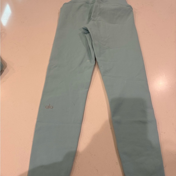 ALO Yoga Sky Blue Workout Set - Picture 5 of 8